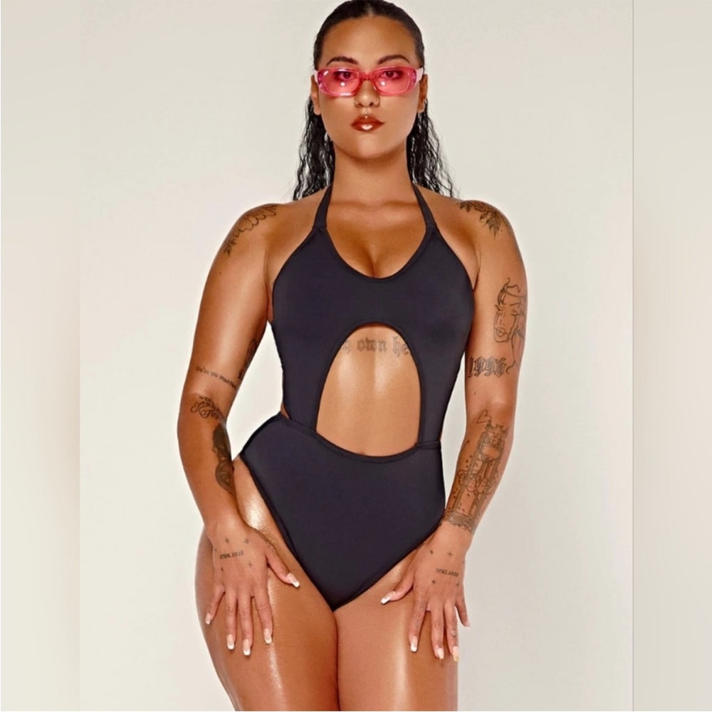 CXIX DOLLHAUS HALTER BODYSUIT - BLACK size S